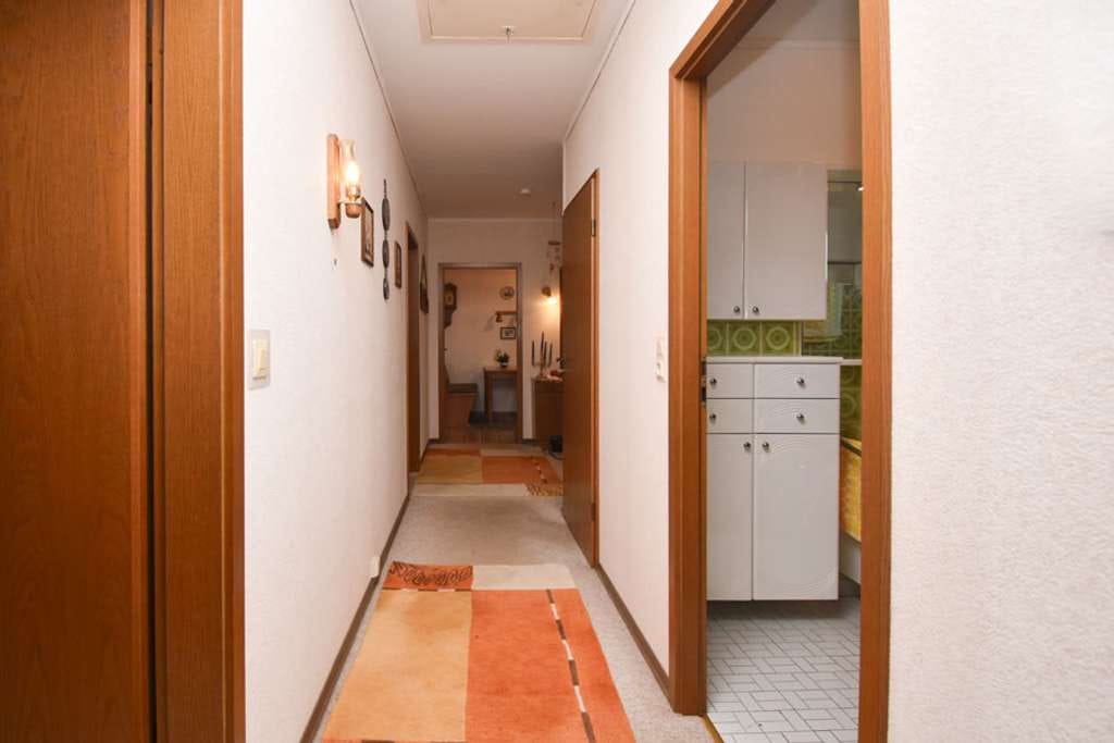 Immobilie in Schladen-Werla - Freistehendes Einfamilienhaus mit viel Potenzial und Traumgarten in Schladen-Werla! - Bild 4