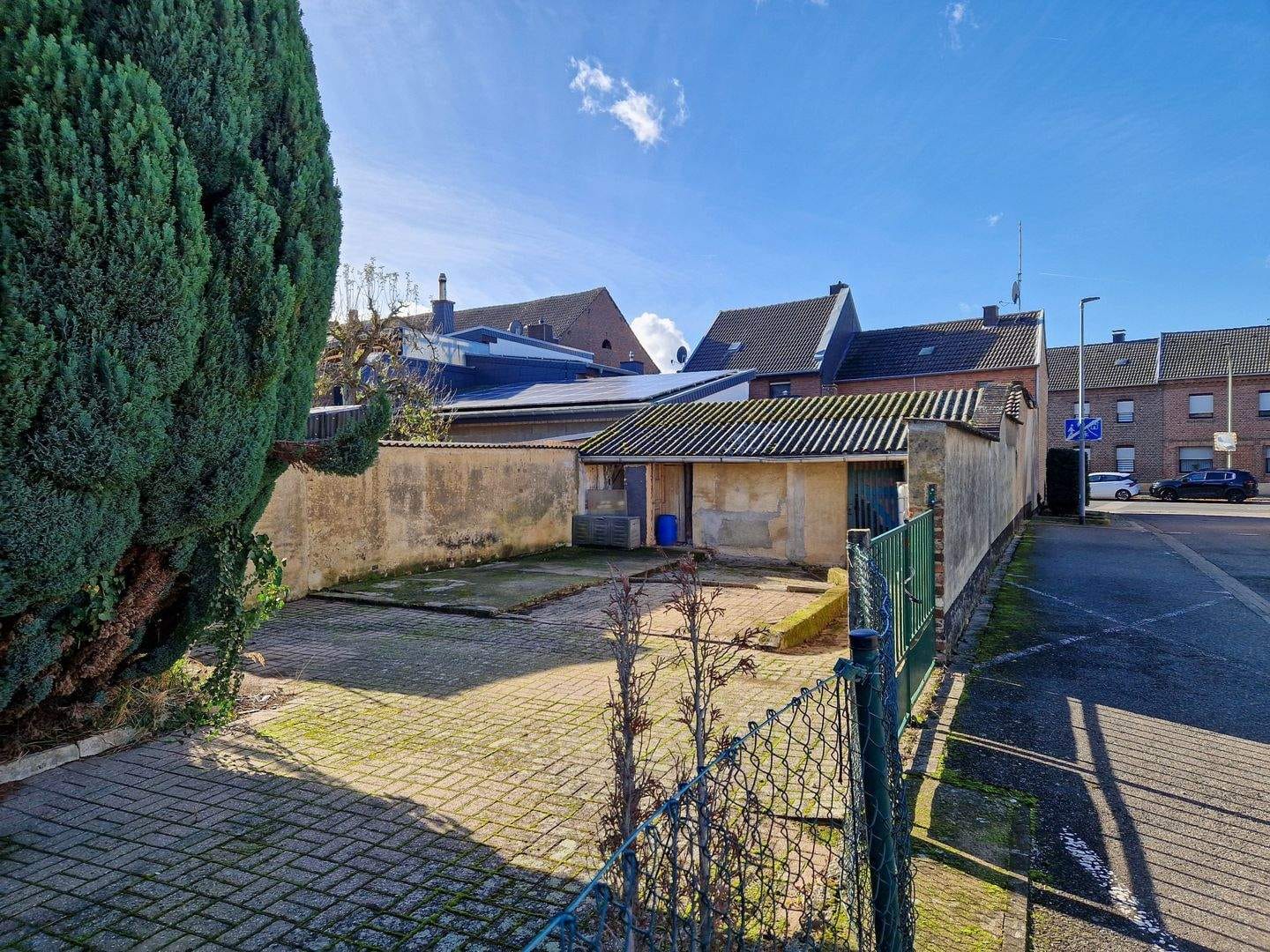 Immobilie in Niederzier - freies Wohnhaus mit 4 Zimmern, Anbauten, Hof und Garten in Niederzier Hambach - Bild 3