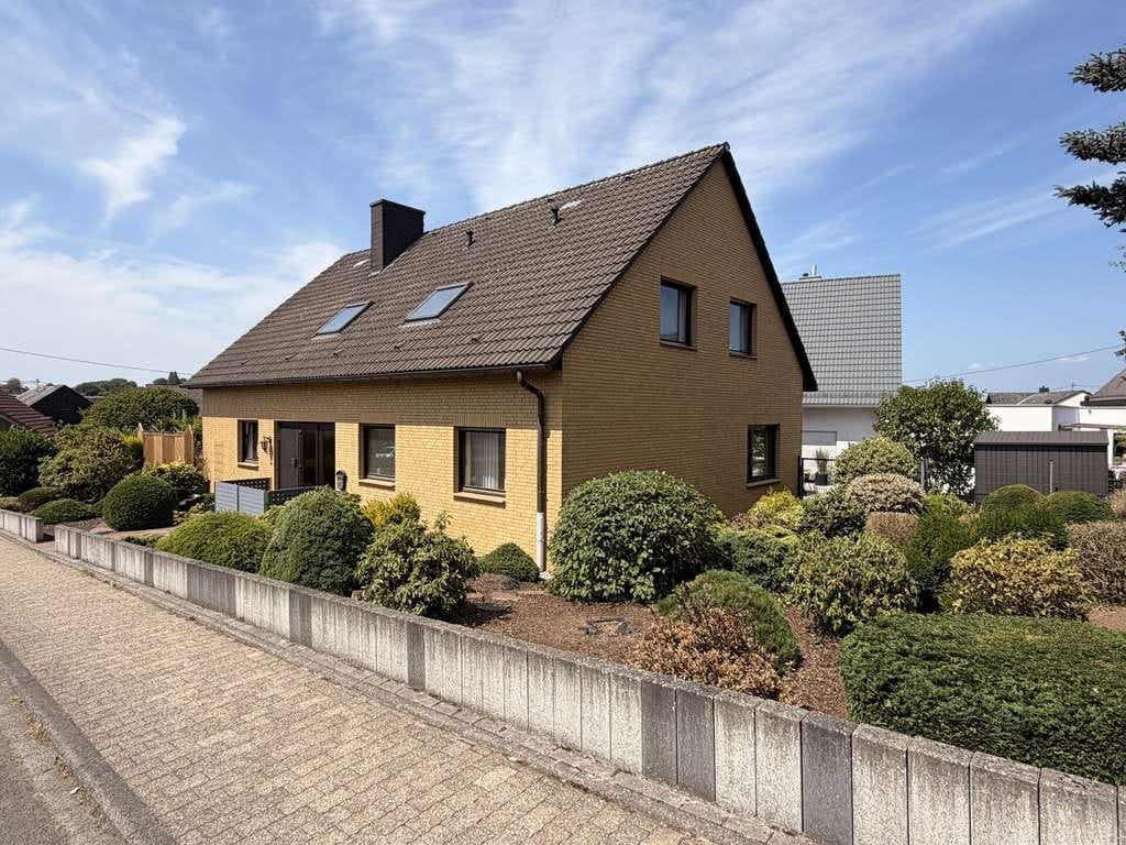 Immobilie in Neuhäusel - Neuhäusel - Viel Platz für die ganze Familie – 
Ein- bis Zweifamilienhaus mit großem Potenzial - Bild 1