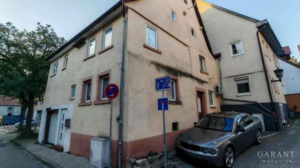Immobilie in Bretten - Historisches Fachwerkhaus in der Altstadt von Bretten - viel Platz, Charakter & Potenzial - Bild 1