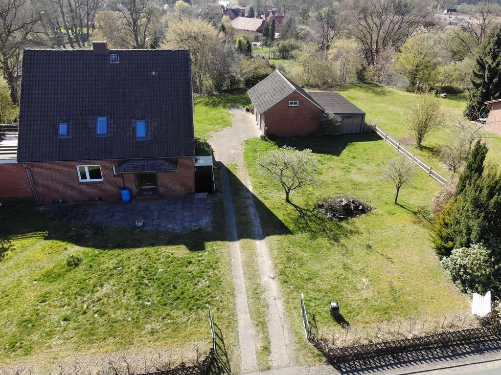 Immobilie in Liebenau - Viel Platz für die große Familie! 160 m² Wfl. 1907 m² Grundstück, 4 Garagen in ruhiger Lage! - Bild 1