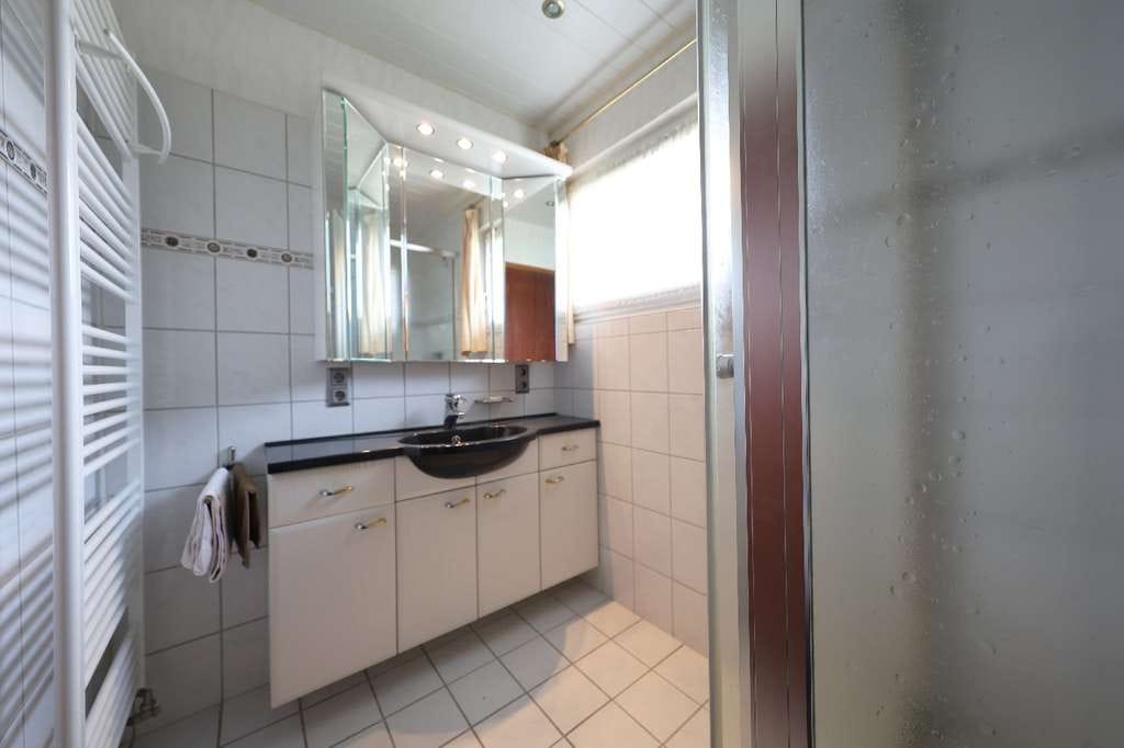 Immobilie in Burscheid - Wohnen in Burscheid: Bezahlbares Einfamilienhaus (Fertighaus) mit Baugrundstück - Bild 3