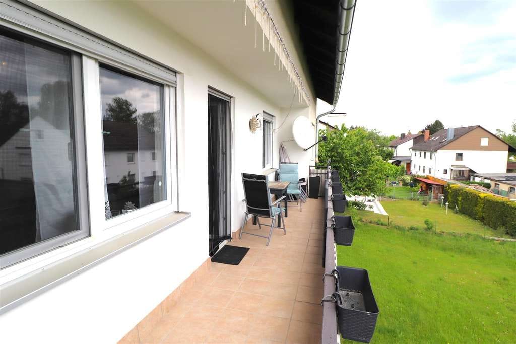 Immobilie in Reichertshausen - Herrliche 4-Zi.-ETW im 1. OG  mit Gartennutzung und Garage in ruhiger Lage von Steinkirchen! - Bild 3