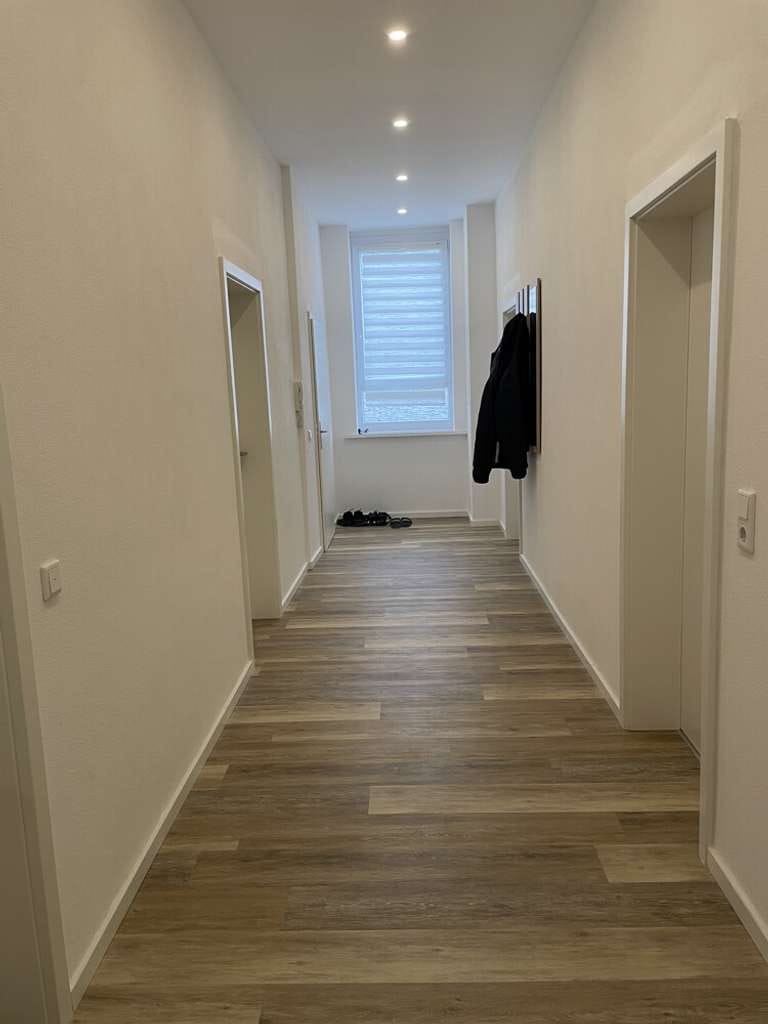 Immobilie in Arnsberg - Arnsberg-Neheim: Große, modernisierte Eigentumswohnung im 1. OG in zentraler Lage - Bild 2