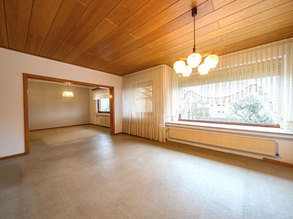 Immobilie in Edewecht - Sanierungsbedürftiges Einfamilienhaus in beliebter Wohnlage - Bild 1