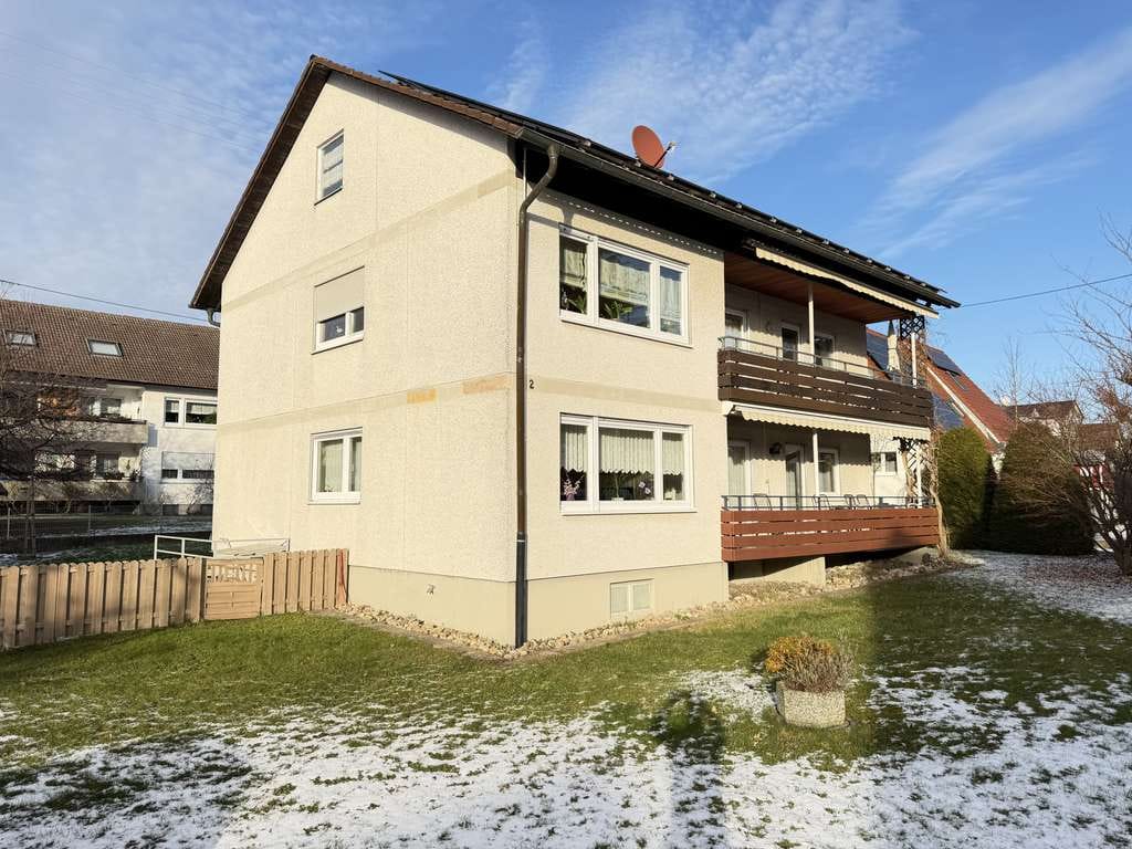 Immobilie in Offenburg - Großzügige 4-Zimmer-Wohnung mit Balkon, Garage und Gartenmitbenutzung in Offenburg Zell-Weierbach - Bild 0