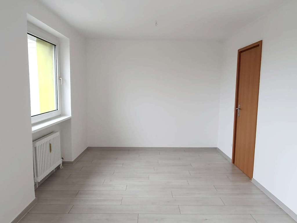 Immobilie in Kaarst - ++ 5 Zimmer, Balkon, Aufzug – 110 m² Wohnkomfort mit grünem Ausblick ++ - Bild 2