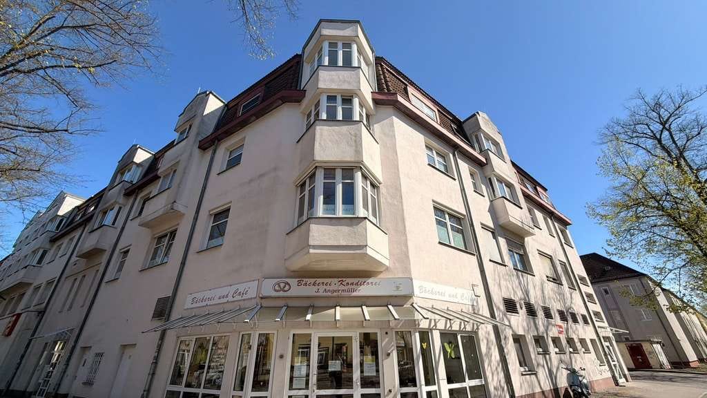 Immobilie in Hennigsdorf - Kapitalanlage: Helle 2-Zimmer-Wohnung mit Stellplatz und Dachbodenabteil - Bild 0