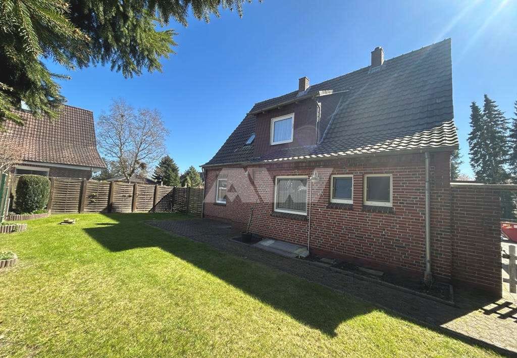 Immobilie in Großheide - Wohnhaus mit Nebengebäuden in Großheide - Bild 2
