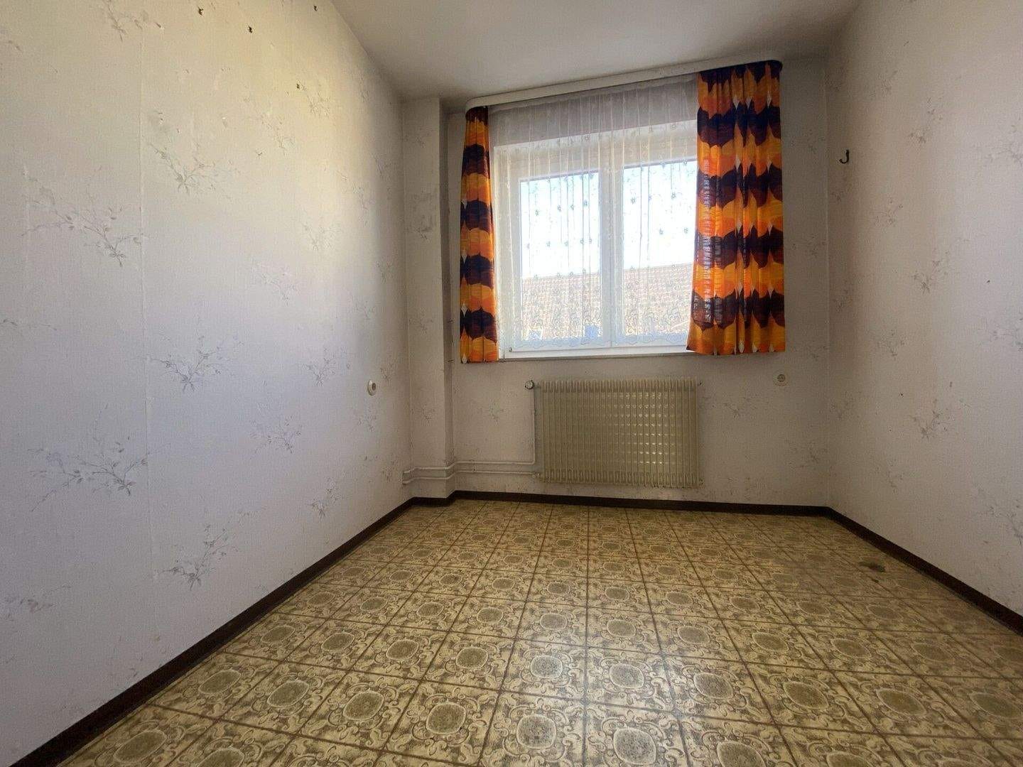 Immobilie in Renquishausen - Zweifamilienhaus mit Platz für Arbeit und Leben - Bild 2