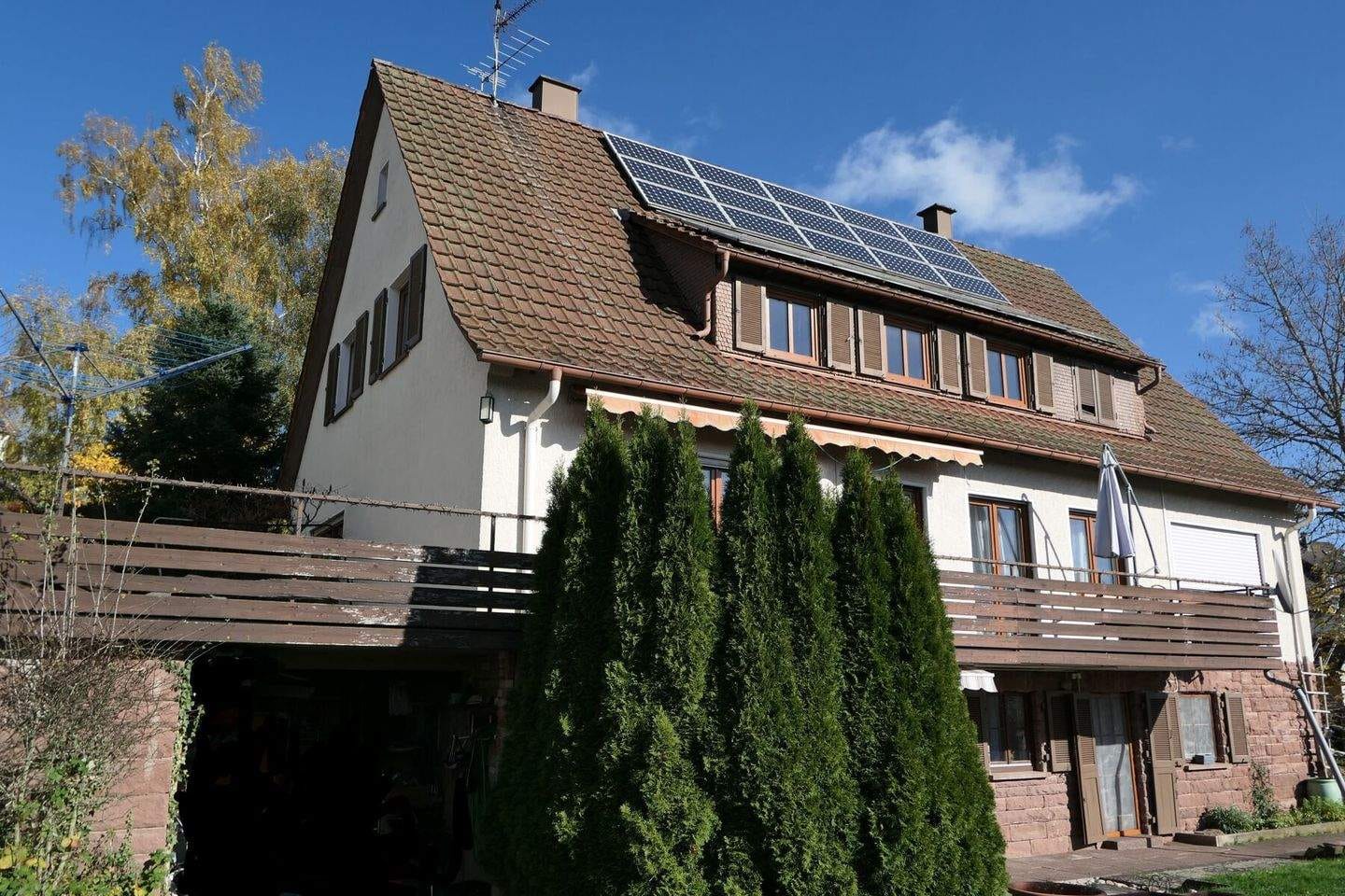 Immobilie in Altensteig - ++++Ein- bis Zweifamilienhaus in bester Lage +++ü - Bild 0