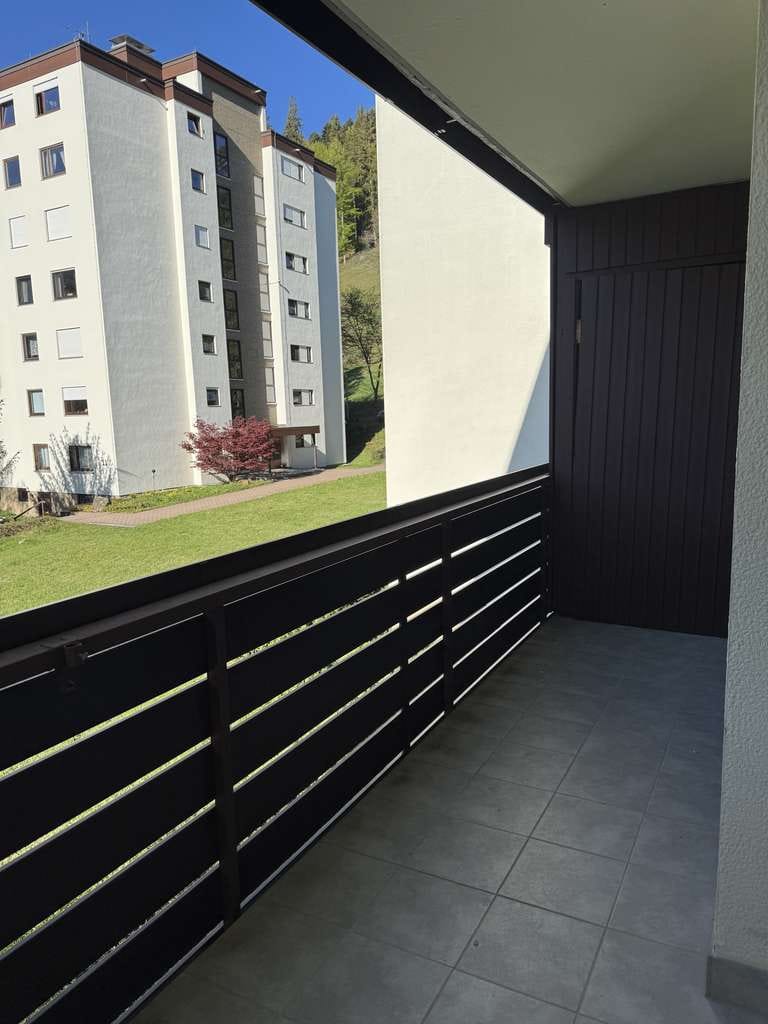 Immobilie in Enzklösterle - Helle 2-Zimmer-Wohnung mit sonnigem Südbalkon, traumhaftem Ausblick und Tiefgaragenstellplatz! - Bild 1