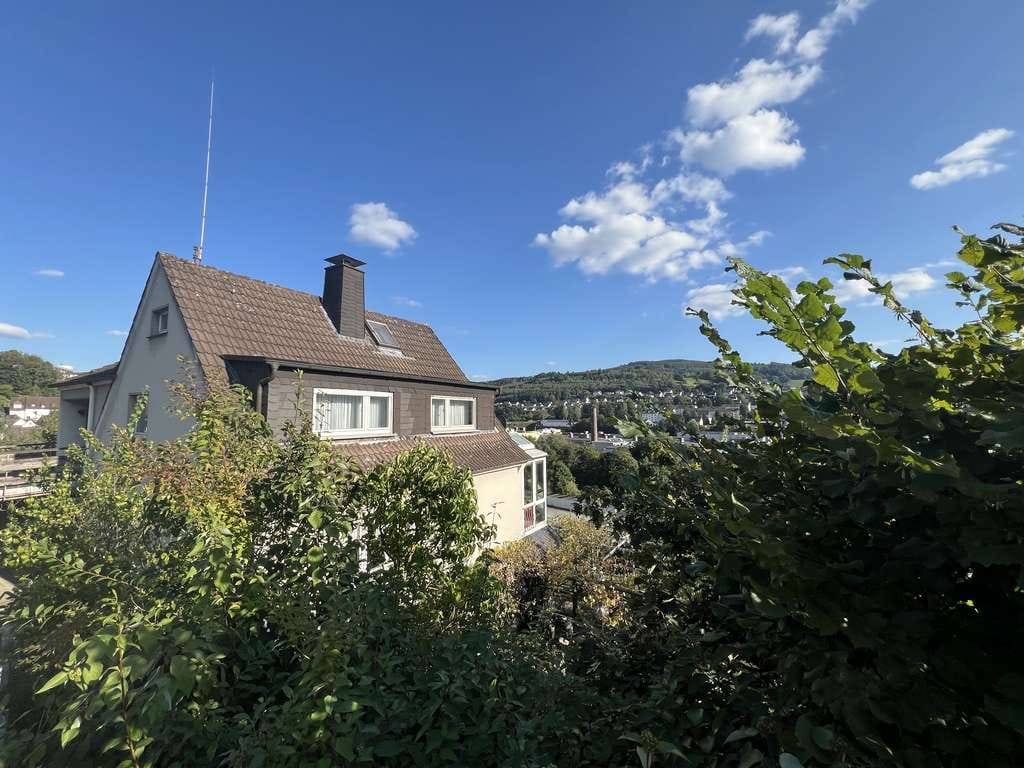 Immobilie in Meschede - Charmanter Rückzugsort mit Aussicht und viel Platz  - Bild 1