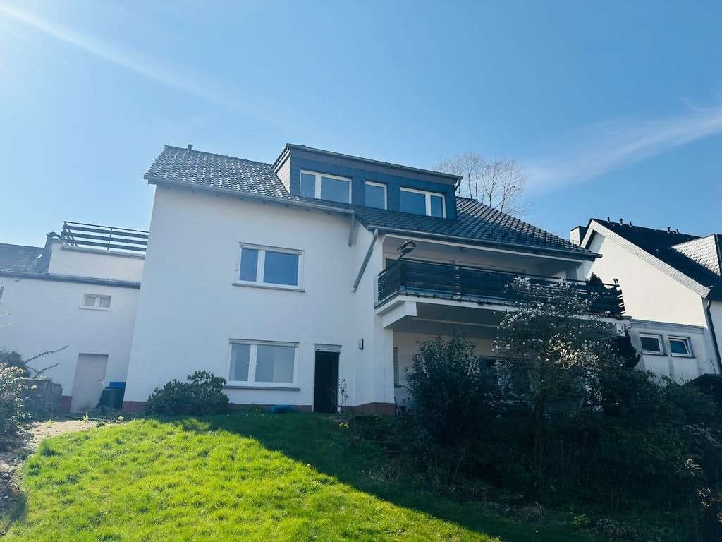 Immobilie in Boppard - Freistehendes Einfamilienhaus mit traumhaftem Rheinblick in Boppard - Bild 0