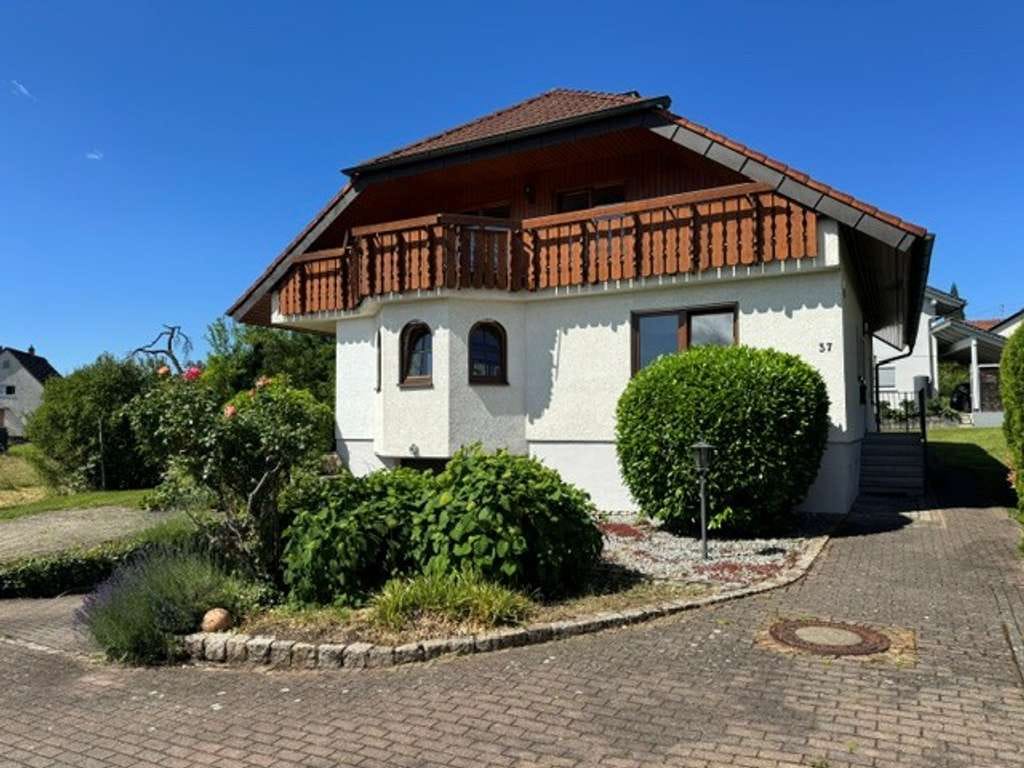 Immobilie in Ofterdingen - 1-2-Familienhaus mit großem Grundstück in Ofterdingen - Bild 1