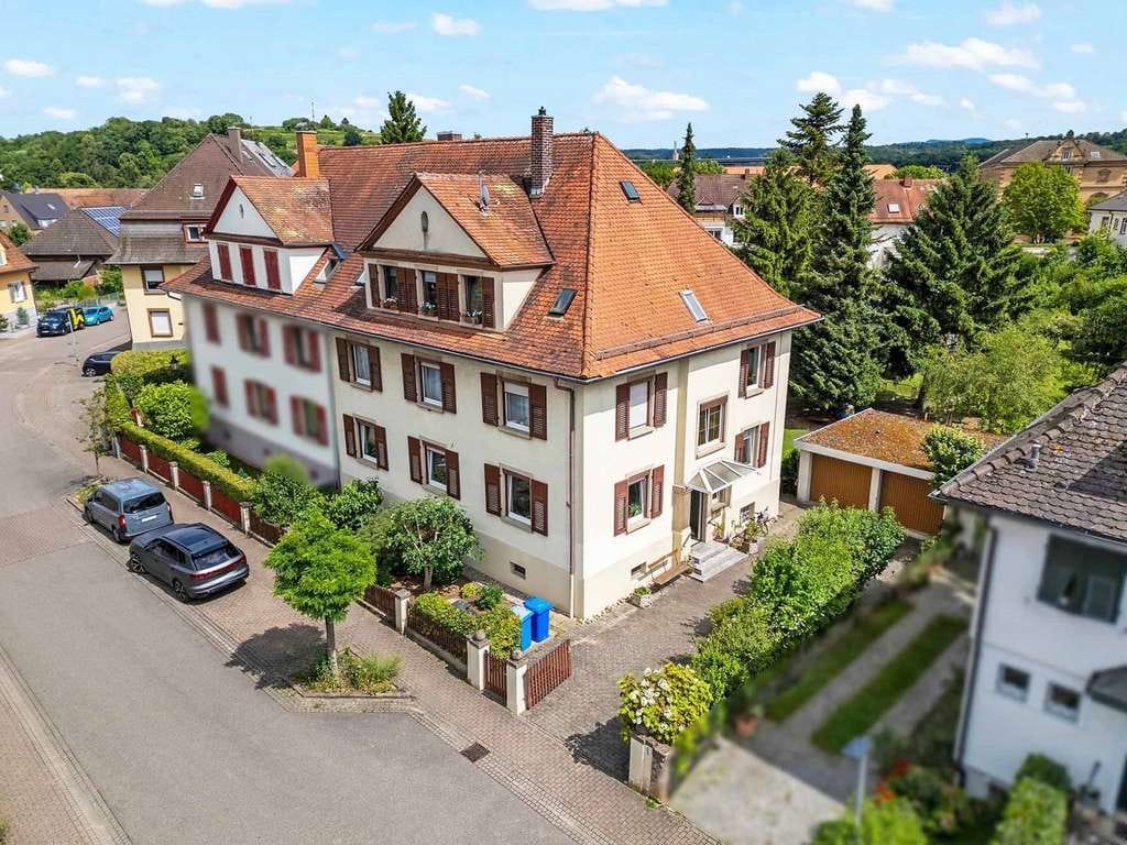 Immobilie in Kenzingen - Charmantes Mehrfamilienhaus mit großem Garten in Kenzingen - Bild 0