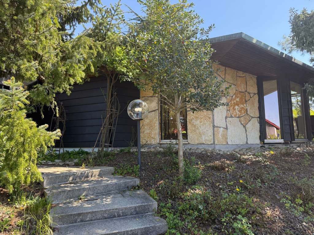 Immobilie in Eisingen - Exklusiver Architekten-Bungalow auf großzügigem Grundstück - Bild 2