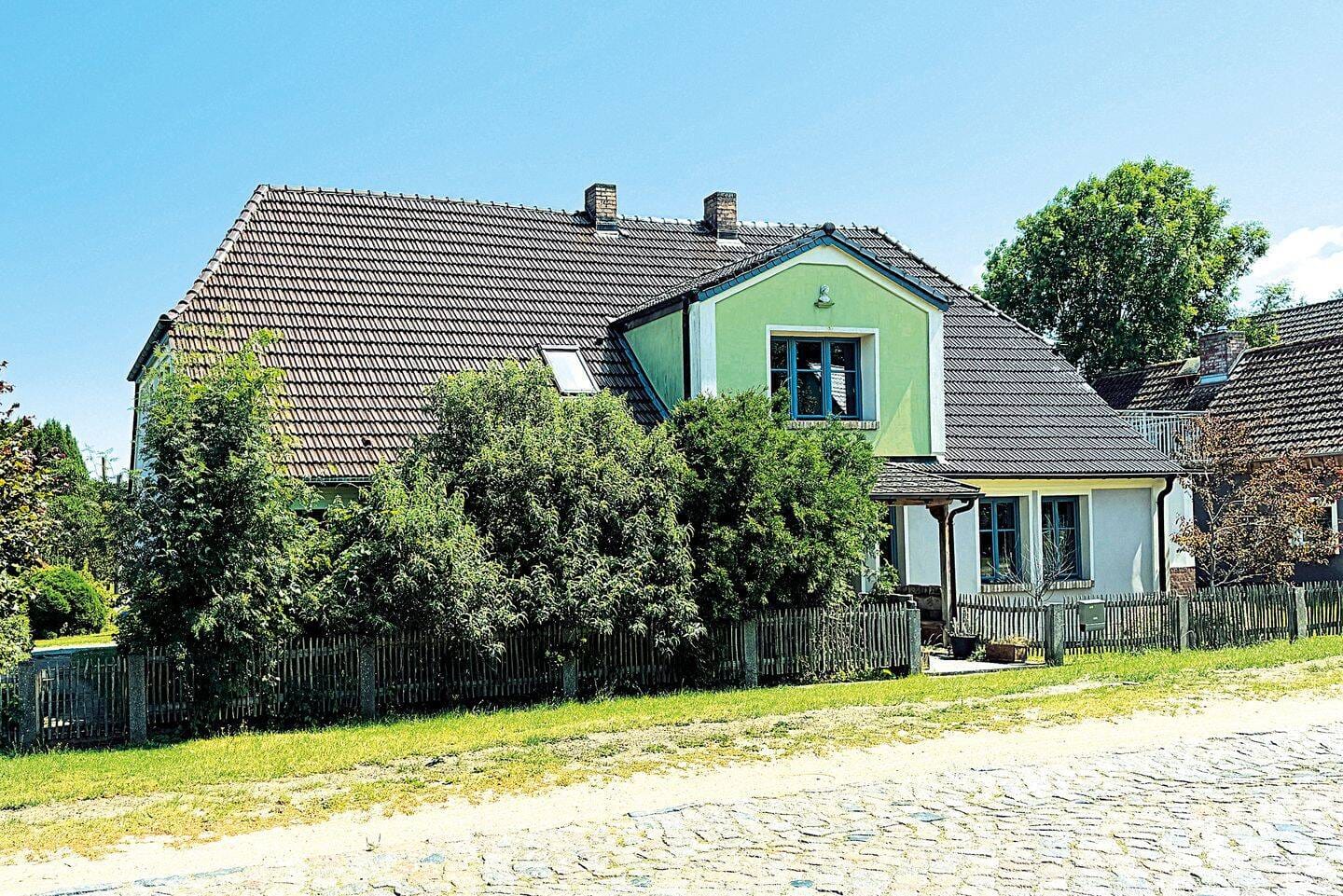 Immobilie in Vogelsang-Warsin - 2 Ferienhäuser mit Ferienwohnungen und Sauna 17375 Vogelsang-Warsin, Luckower Straße 6 - Bild 0