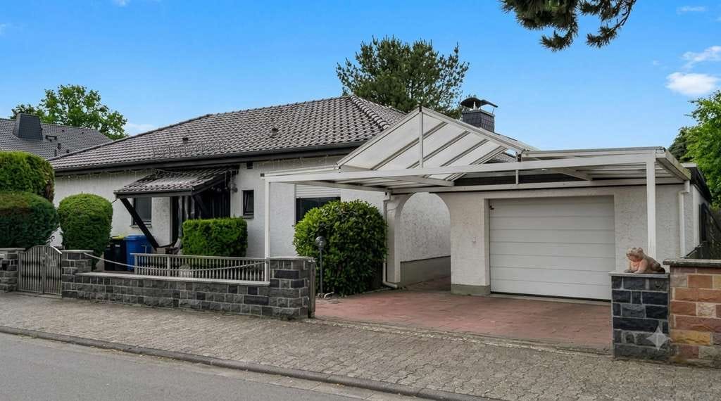 Immobilie in Echzell - Traumhafter Bungalow mit Pool - Bild 0
