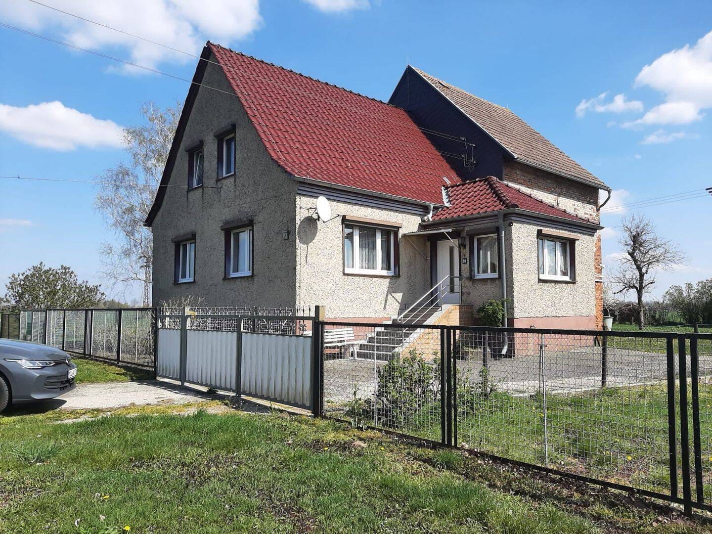 Immobilie in Alt Tucheband - Einfamilienhaus mit großem Nebengelass  mit freiem Blick zum Reitweiner Sporn - Bild 1
