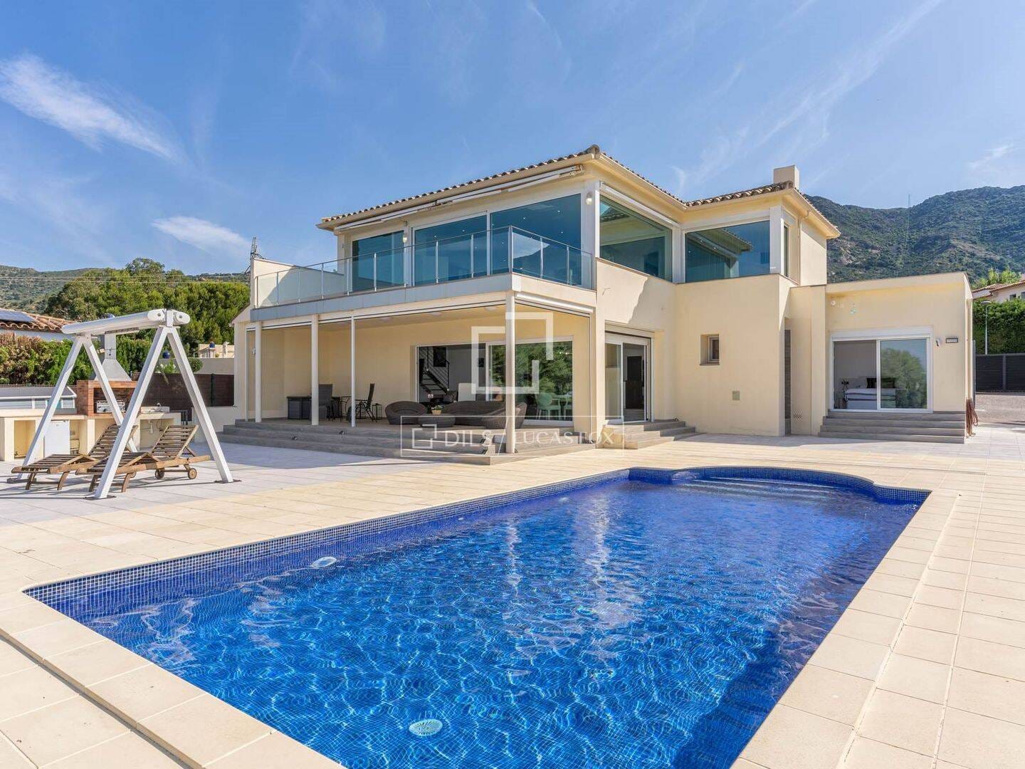 Immobilie in Züssow - Villa mit Panoramablick aufs Meer in Bellavista, Palau-Saverdera - Bild 1