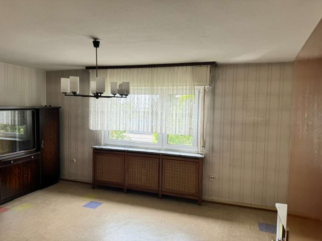 Immobilie in Obertshausen - Attraktives Zweifamilienhaus  in begehrter Lage Obertshausen - Bild 2