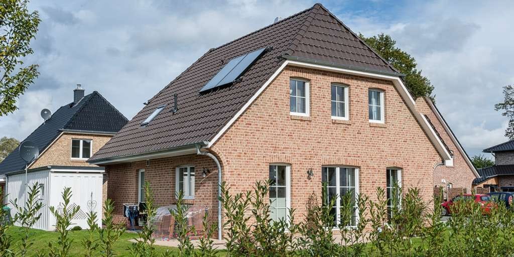 Immobilie in Beldorf - Großzügiges Familienhaus im klassischen Stil 
Neubauplanung  -  Niedrigenergiehaus mit Wärmepumpe - Bild 1