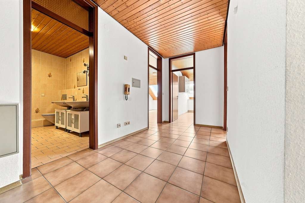 Immobilie in Jockgrim - Dachgeschoss mit Wohlfühlfaktor – Charmante 2-Zimmer-Wohnung mit Balkon - Bild 1