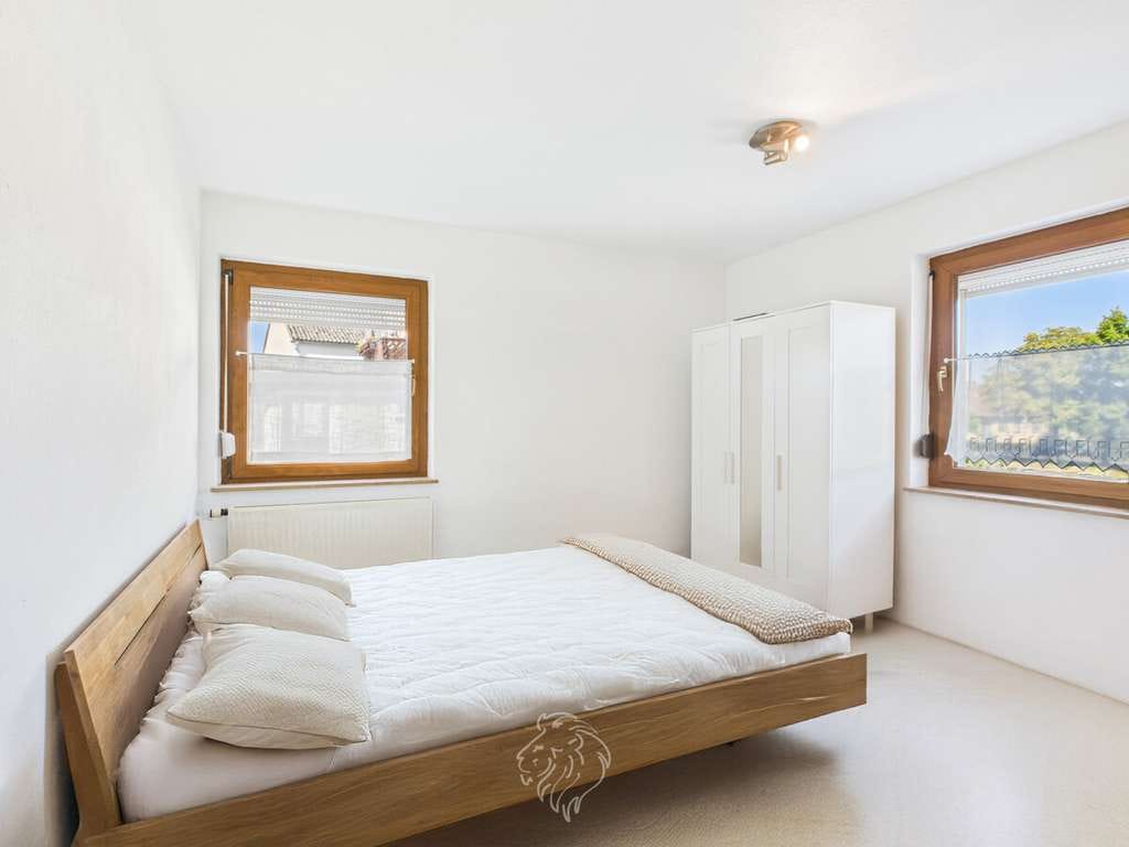 Immobilie in Schwarzach am Main - Kapitalanlage - Gepflegtes Zweifamilienhaus mit verlässlichen Mietern - Bild 3