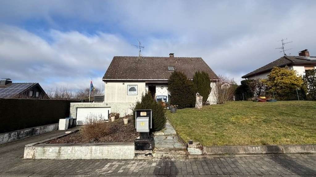 Immobilie in Grävenwiesbach - Charmantes Einfamilienhaus in Grävenwiesbach  - Bild 0