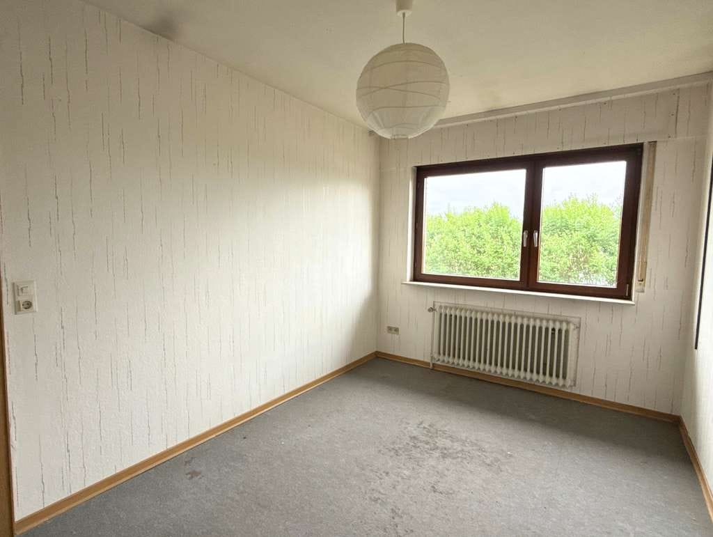 Immobilie in Hillerse - Massiver Bungalow in traumhafter Feldrandlage mit Vollkeller im Dornröschenschlaf - Bild 4