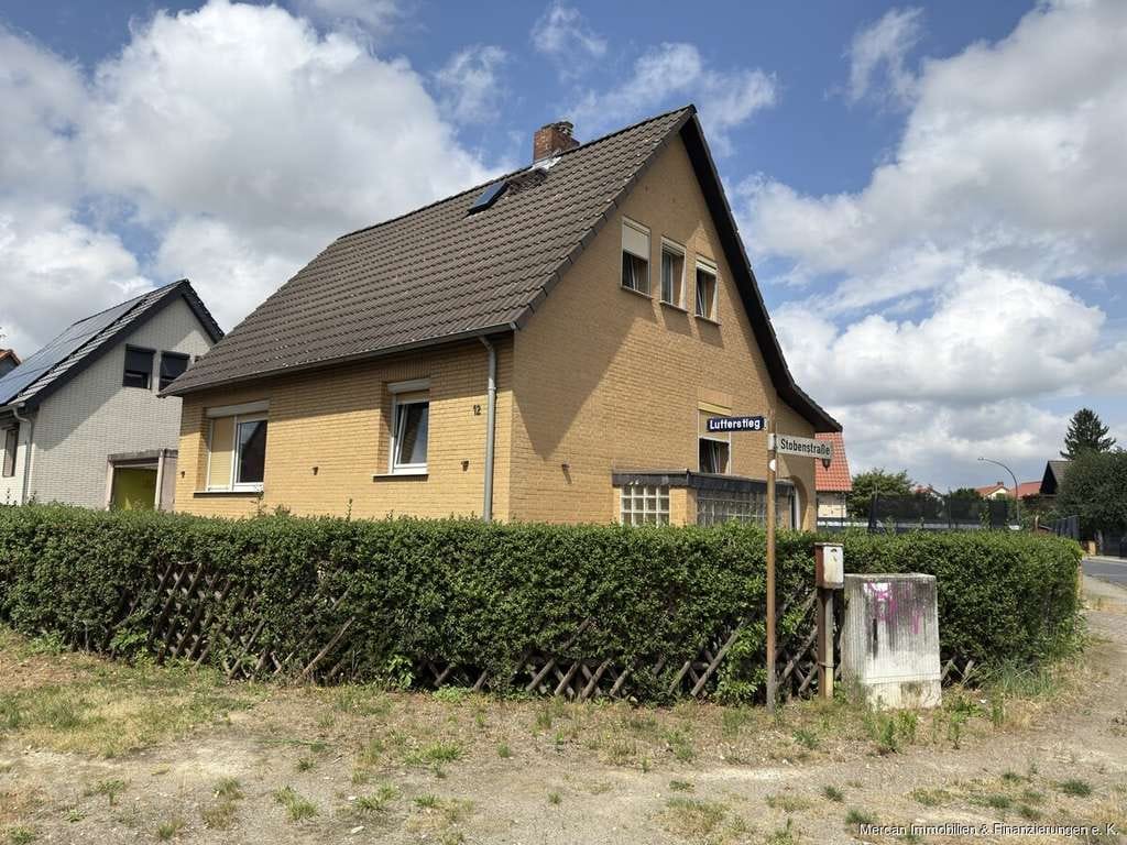 Immobilie in Süpplingen - Charmantes Einfamilienhaus mit großem Grundstück und Potenzial zur individuellen Gestaltung - Bild 2