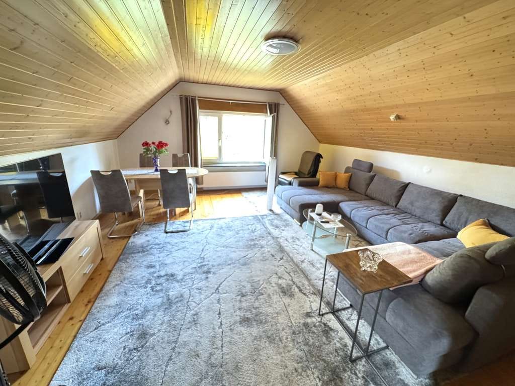 Immobilie in Schirgiswalde-Kirschau - Interessantes Einfamilienhaus mit idyllischem Garten in Crostau - Bild 3