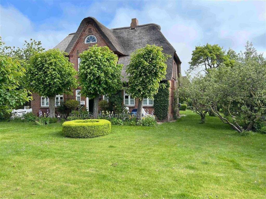 Immobilie in Oldsum - *** Wohnensemble ca. 278 m² Wohnfläche – 2 Häuser, 3 Wohneinheiten auf 1001 m² Areal *** - Bild 1