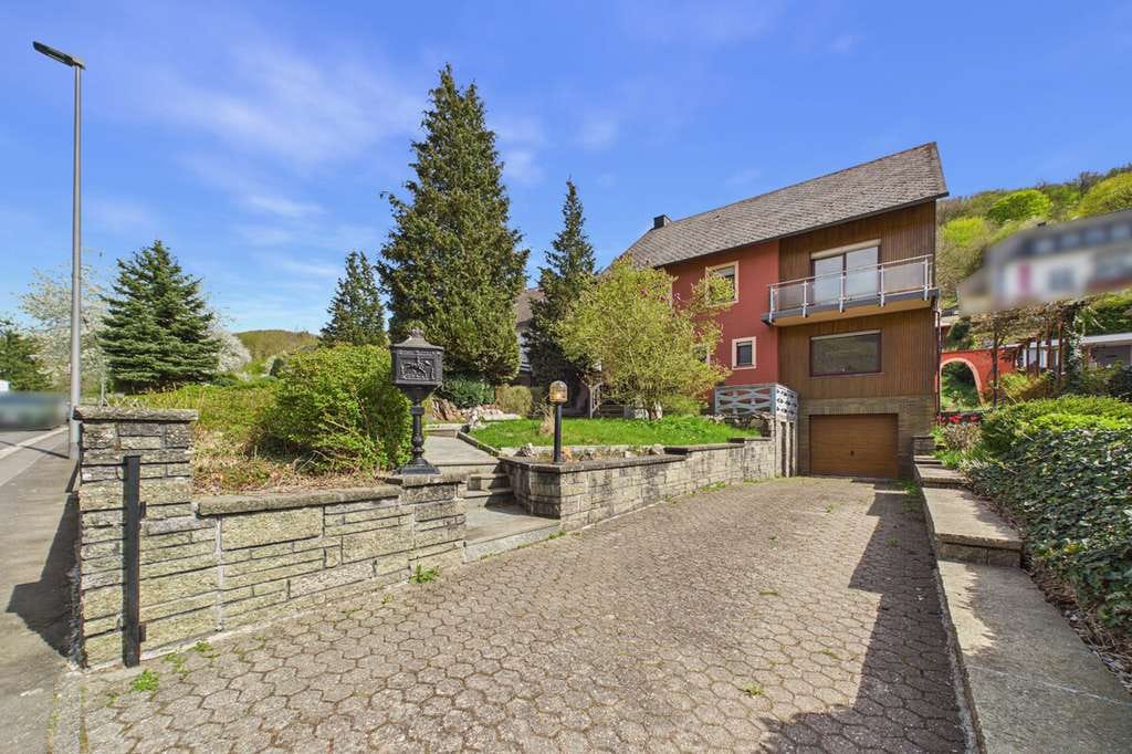 Immobilie in Treis-Karden - Hier Steht Ihr Traumhaus – viel Platz für neue Ideen - Bild 2