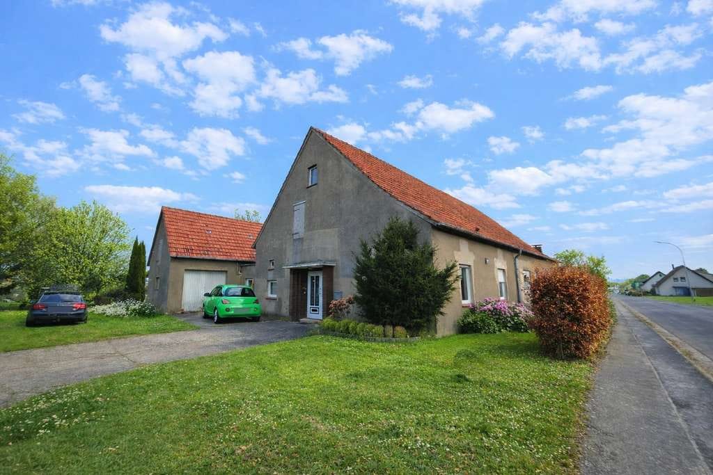 Immobilie in Kirchlengern - Modernisiertes Wohnhaus mit Ausbaupotenzial  - Bild 0