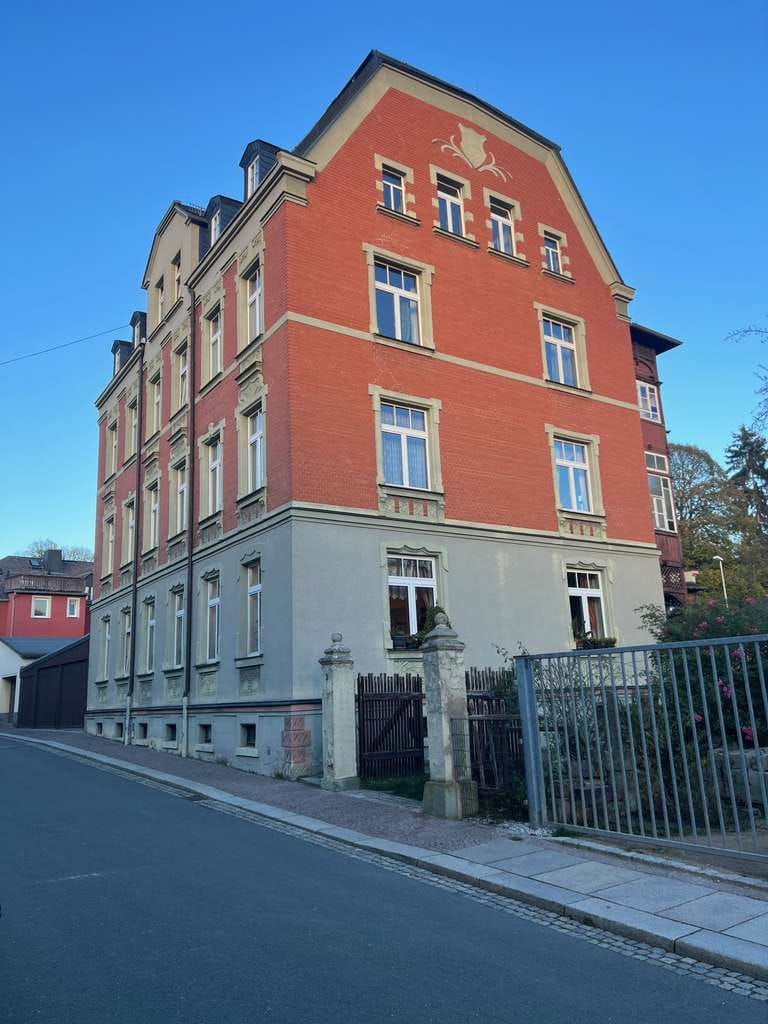 Immobilie in Lößnitz - *Denkmalschutz* Wohnungspaket mit 3 WE (leer) + 1 Einheit nicht ausgebaut + Garage + Nebengebäude - Bild 0