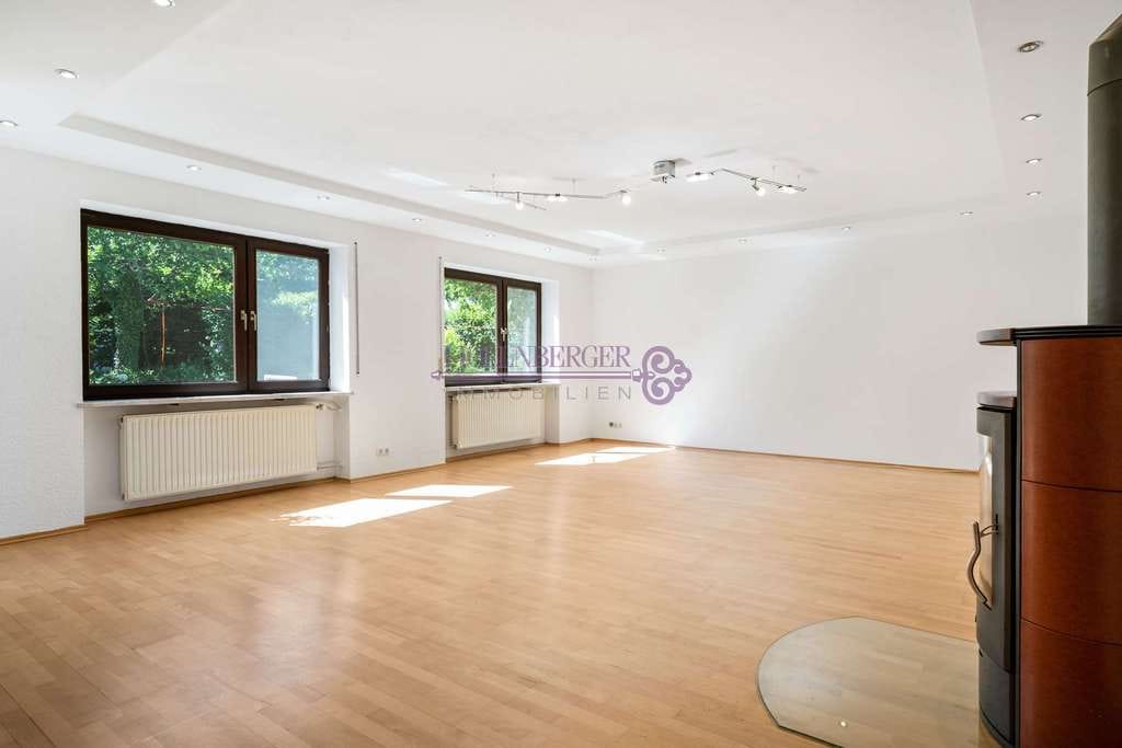 Immobilie in Lappersdorf - Großzügige Maisonette-Wohnung mit ca. 700 m² Garten – Wohnen wie im eigenen Haus! - Bild 1