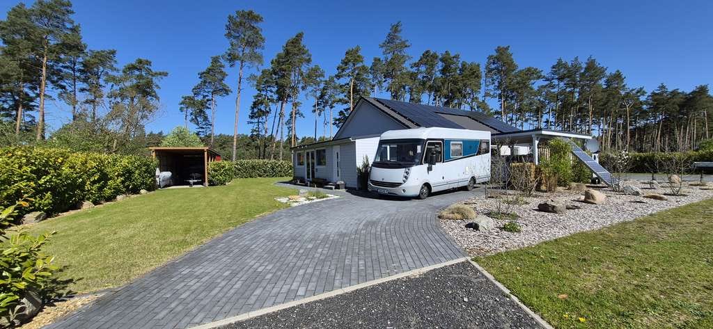 Immobilie in Gorleben - Moderner, neuwertiger Bungalow mit PV-Anlage,  Wärmepumpe, Wallbox, Klima, Vollbad, EBK, 3 Carports - Bild 0