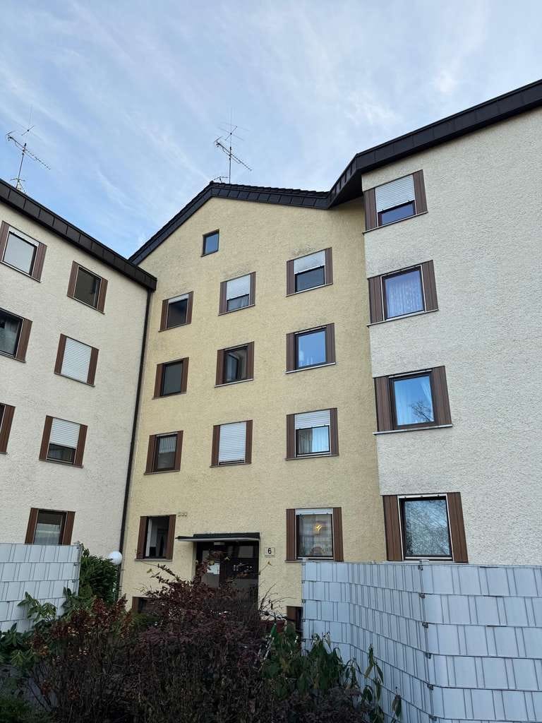 Immobilie in Pfaffenhofen an der Ilm - Renovierungsbedürftige und zentrale Obergeschosswohnung in Pfaffenhofen a.d.Ilm zu verkaufen! - Bild 2