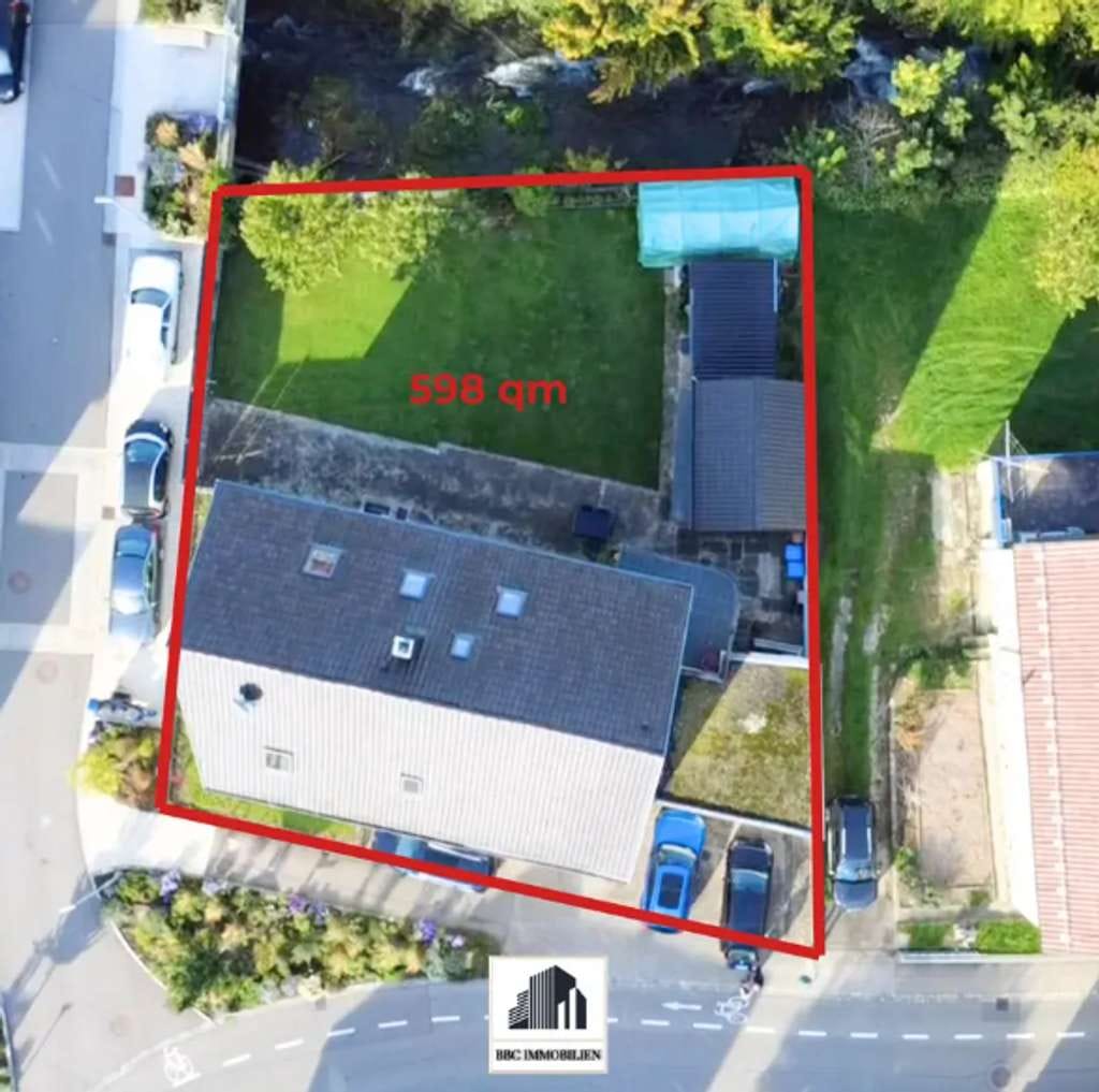 Immobilie in Dettingen an der Erms - Modernisierte Erdgeschosswohnung mit 112 m²,Gewerbeeinheit, Garten - Bild 2