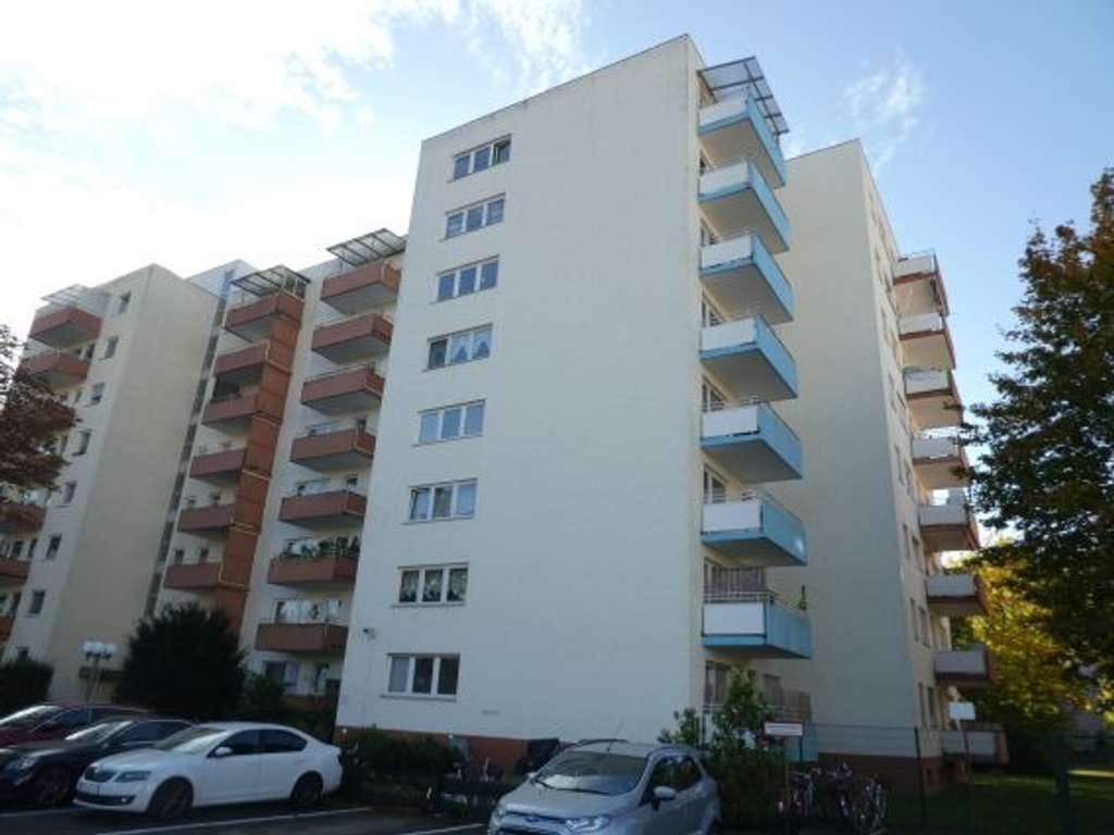 Immobilie in Hanau - Vermietete Eigentumswohnung mit Balkon und Stellplatz - Bild 1