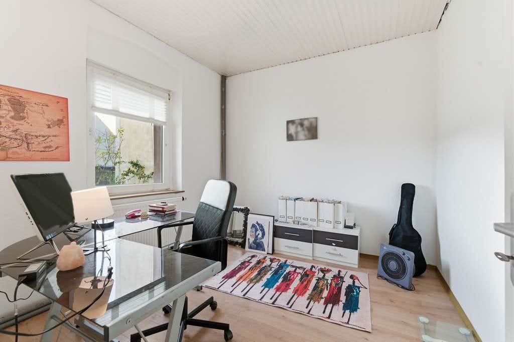 Immobilie in Bornheim - Geräumiges Reihenmittelhaus in Waldorf mit viel Platz, gepflegtem Garten und idealer Raumaufteilung. - Bild 4
