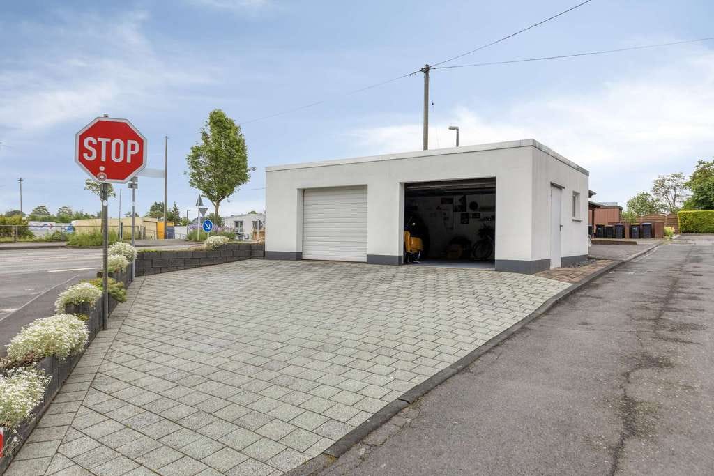 Immobilie in Weißenthurm - Stilvoll modernisierte Doppelhaushälfte mit Garten und Doppelgarage in attraktiver Wohnlage - Bild 3