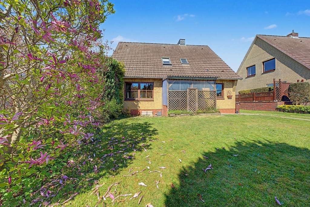 Immobilie in Breitenburg - Vermietetes Einfamilienhaus mit Garage - Bild 2