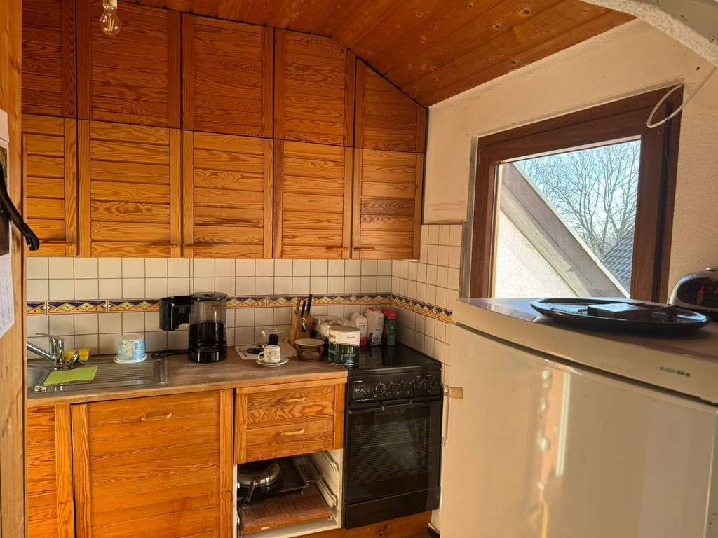 Immobilie in Bad Liebenzell - Charmante 2-Zimmer-Wohnung mit Südbalkon in idyllischer Höhenlage – Bad Liebenzell Unterlengenhardt - Bild 3