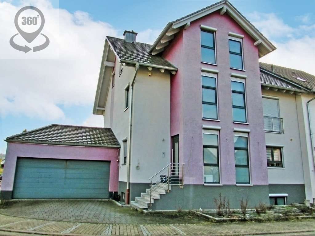 Immobilie in Östringen - Große Doppelhaushälfte mit Einliegerwohnung in Östringen! - Bild 0