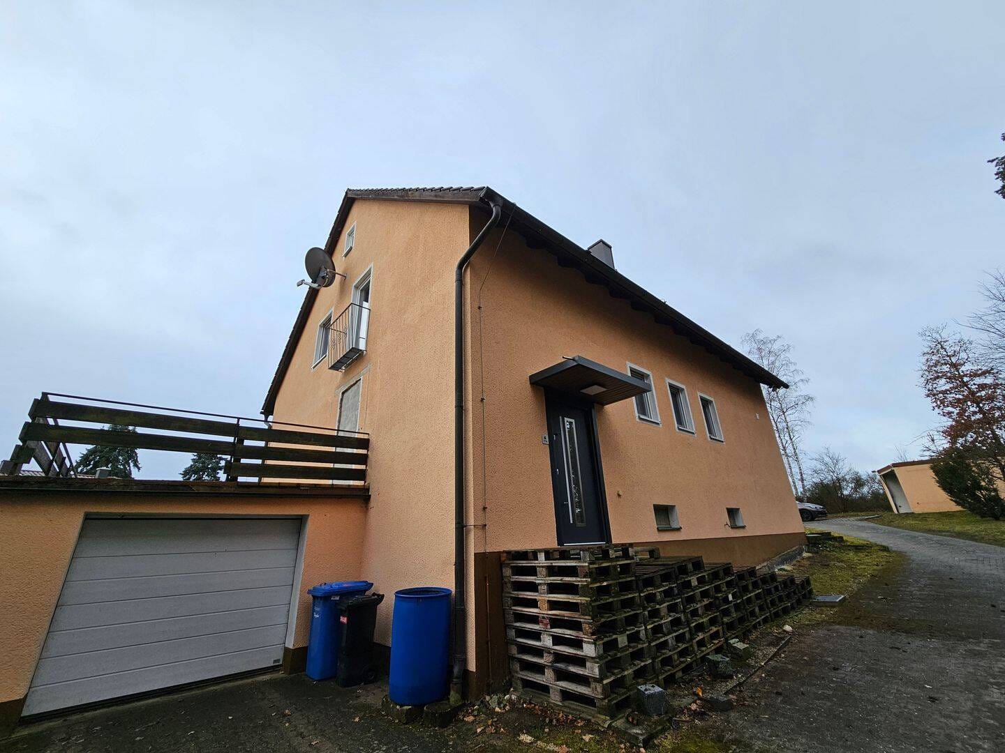 Immobilie in Luhe-Wildenau - Familienfreundliches Haus mit geräumigem Garten in Luhe-Wildenau - Bild 2