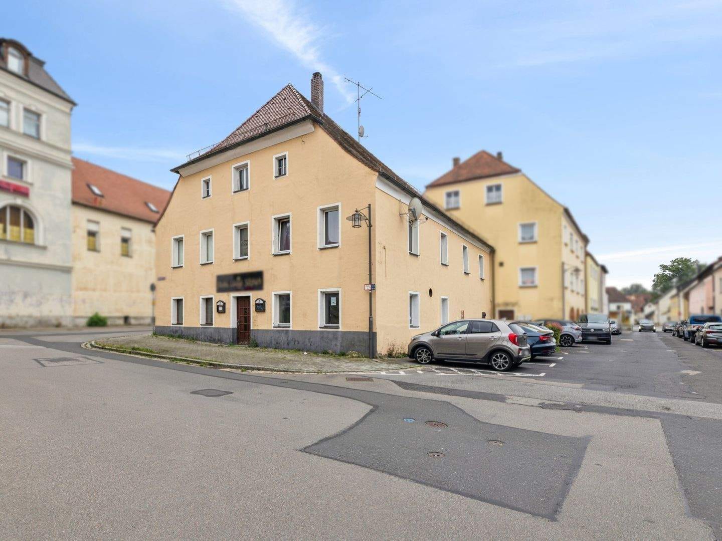 Immobilie in Sulzbach-Rosenberg - Denkmalschutz: Wohn- und Geschäftshaus - historischer Altbau als Investment - Bild 2