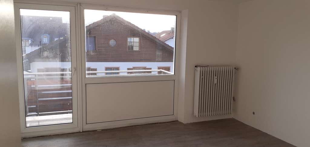 Immobilie in Kolbermoor - günstige 3-Zimmer-Wohnung - Ein Rohdiamant wartet auf den Feinschliff - Bild 2